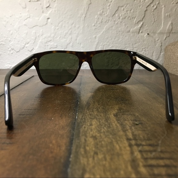 Gucci unisex sunglasses. - Picture 4 of 8